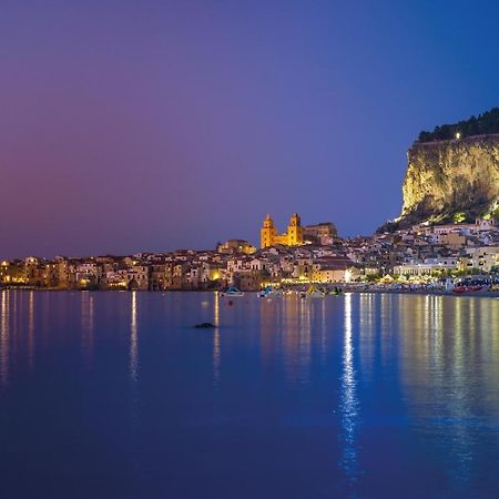 Molo Sea View Apartment Cefalù Exteriör bild