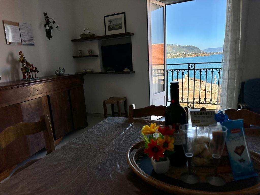 Molo Sea View Apartment Cefalù Exteriör bild