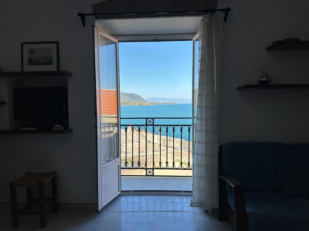 Molo Sea View Apartment Cefalù Exteriör bild