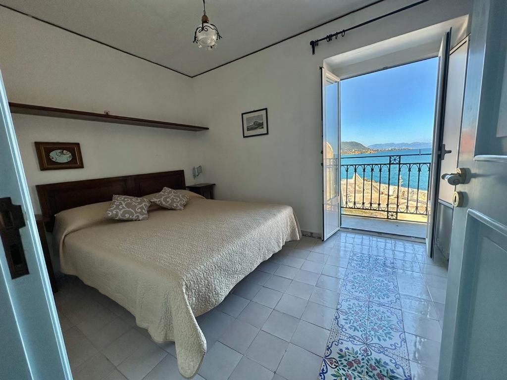 Molo Sea View Apartment Cefalù Exteriör bild