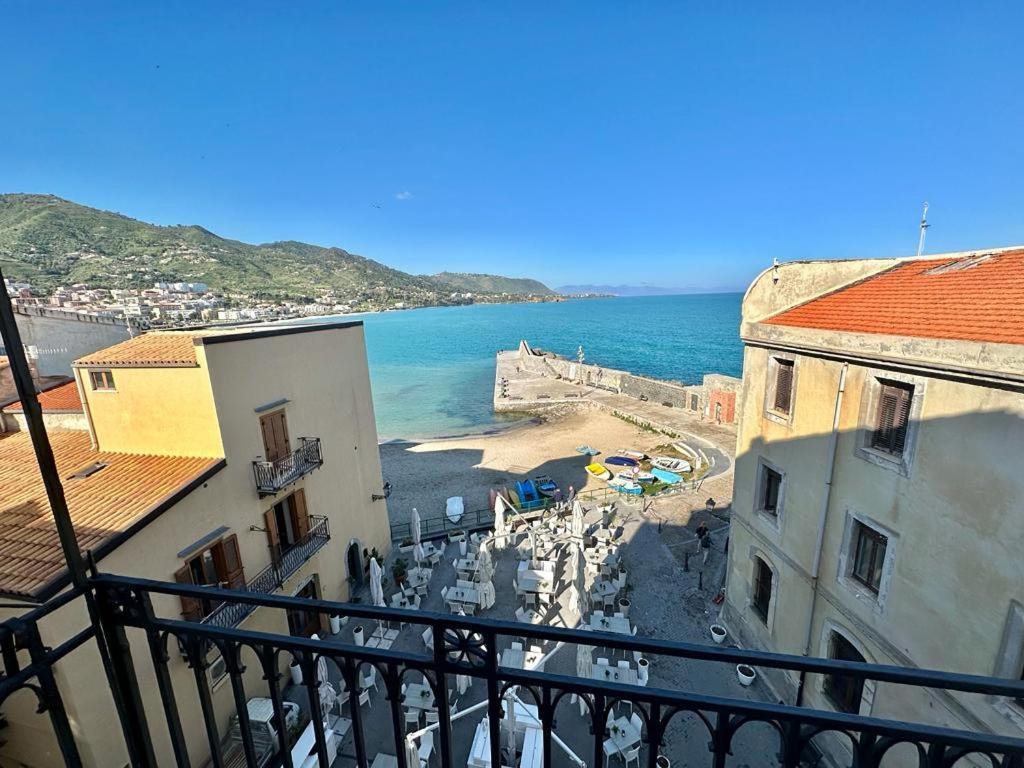 Molo Sea View Apartment Cefalù Exteriör bild